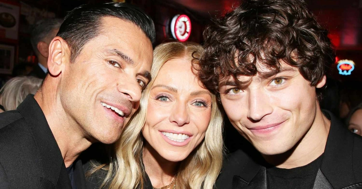 Mark Consuelos And Joaquin Consuelos